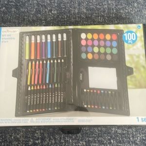NWT - Creatology Art Set. 100 pc.